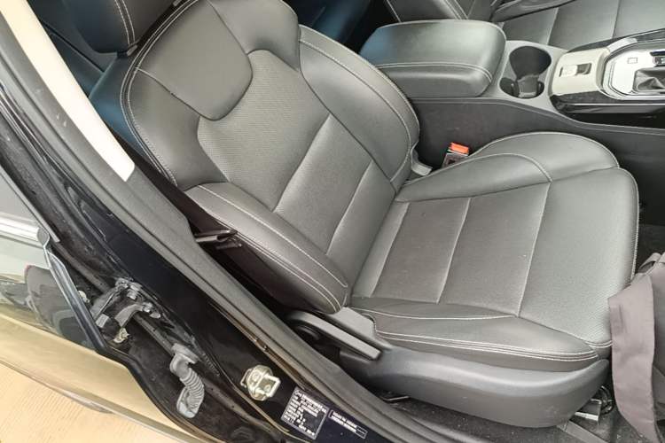 Used Dongfeng Fengon S560 2019 1.8L CVT Elite Model Right Front Seat