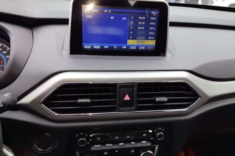Used Dongfeng Fengon S560 2019 1.8L CVT Elite Model Audio And AC Panel