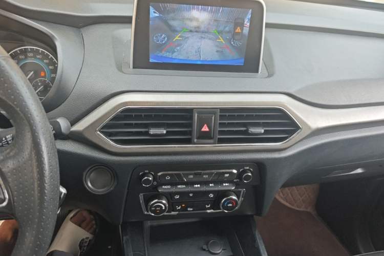 Used Dongfeng Fengon S560 2019 1.8L Manual Urban Model Audio And AC Panel