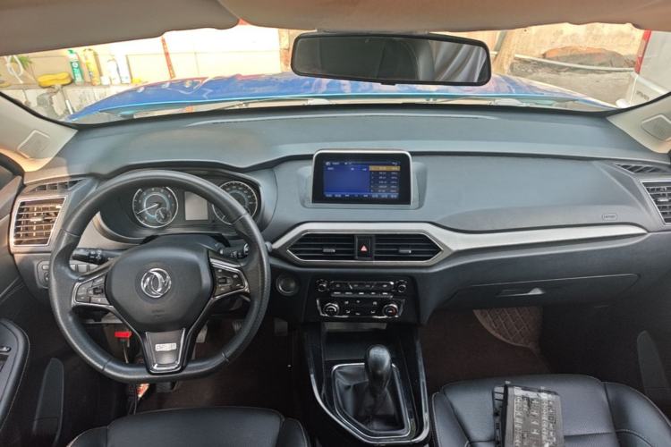 Used Dongfeng Fengon S560 2019 1.8L Manual Urban Model Center Console