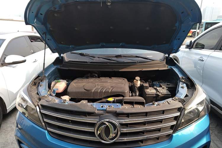 Used Dongfeng Fengon S560 2019 1.8L Manual Urban Model Engine Bay