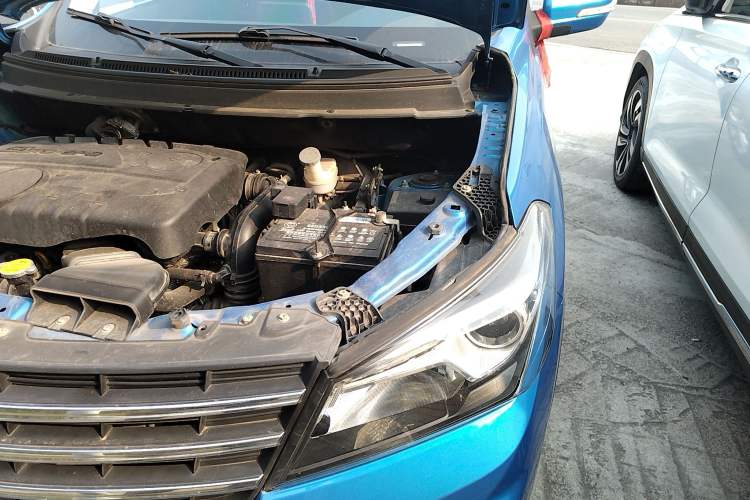 Used Dongfeng Fengon S560 2019 1.8L Manual Urban Model Engine Bay Left