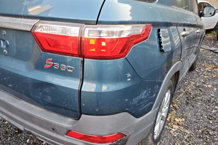 Used Dongfeng Fengon S560 2019 1.8L CVT Elite Model Exterior 6