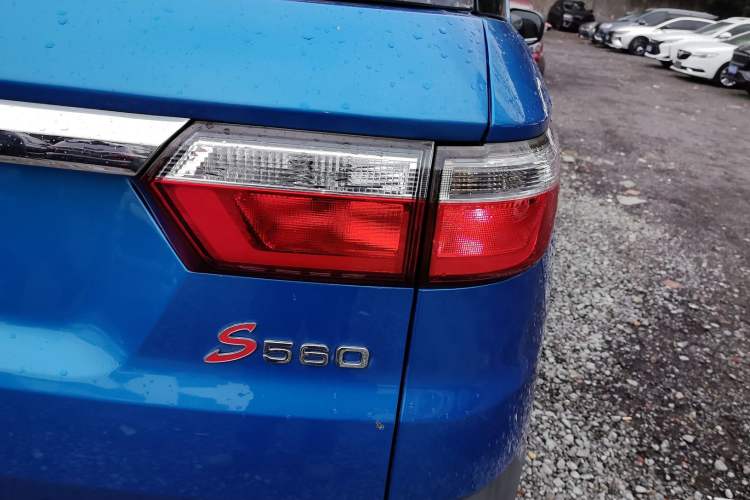 Used Dongfeng Fengon S560 2019 1.8L CVT Elite Model Exterior 6