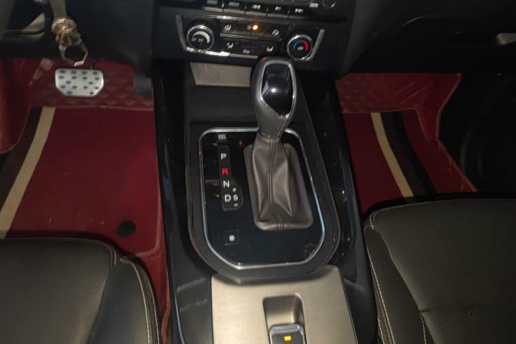 Used Dongfeng Fengon S560 2019 1.8L CVT Elite Model Gear Lever