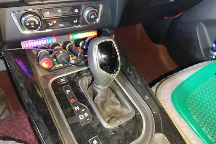 Used Dongfeng Fengon S560 2019 1.8L CVT Elite Model Gear Lever