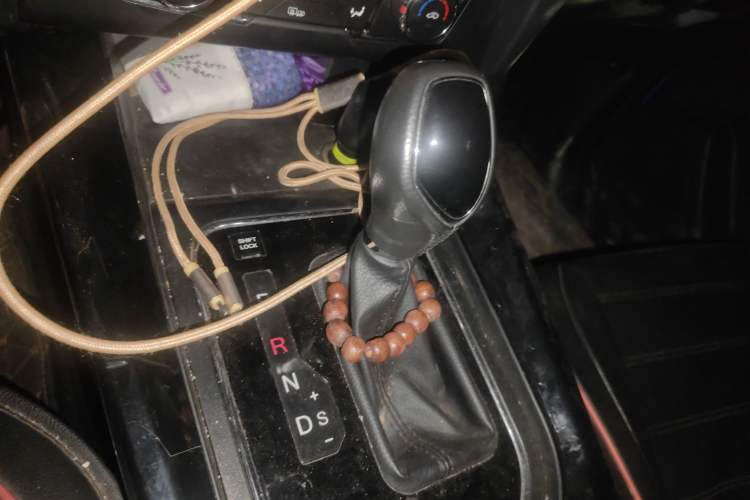 Used Dongfeng Fengon S560 2019 1.8L CVT Elite Model Gear Lever