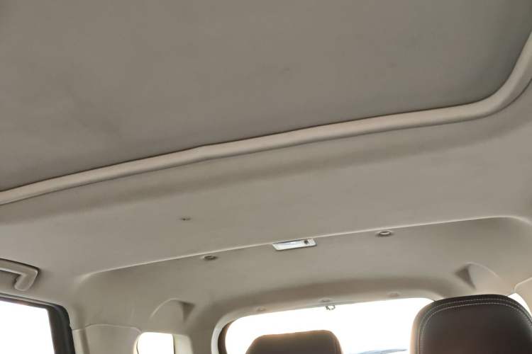 Used Dongfeng Fengon S560 2019 1.8L CVT Elite Model Headliner