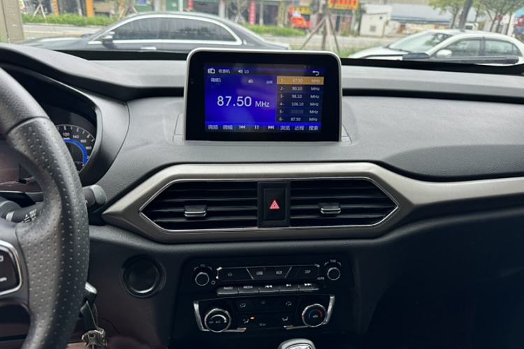 Used Dongfeng Fengon S560 2019 1.8L CVT Elite Model Interior 3