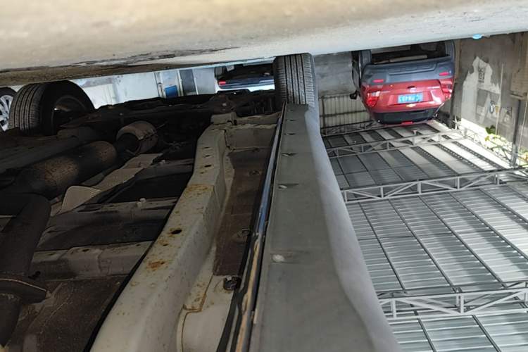 Used Dongfeng Fengon S560 2019 1.8L CVT Elite Model Left Side Sill