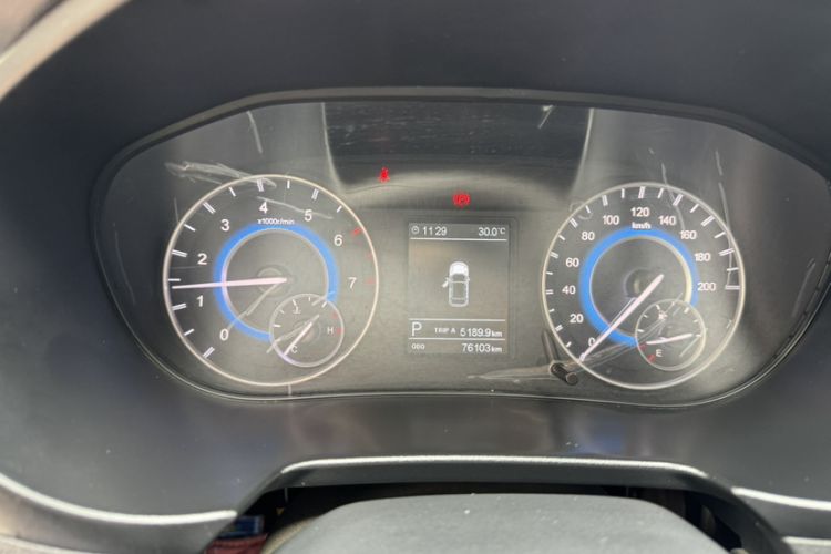 Used Dongfeng Fengon S560 2019 1.8L CVT Elite Model Odometer Close Up