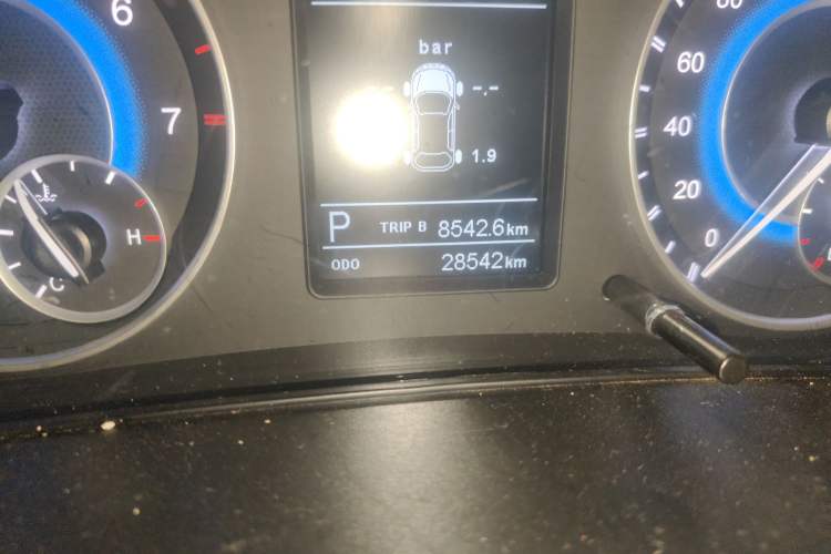 Used Dongfeng Fengon S560 2019 1.8L CVT Elite Model Odometer Close Up
