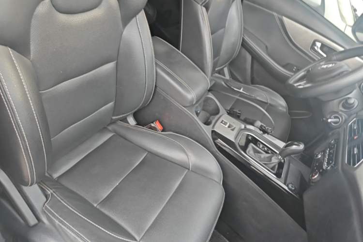 Used Dongfeng Fengon S560 2019 1.8L CVT Elite Model Right Front Seat