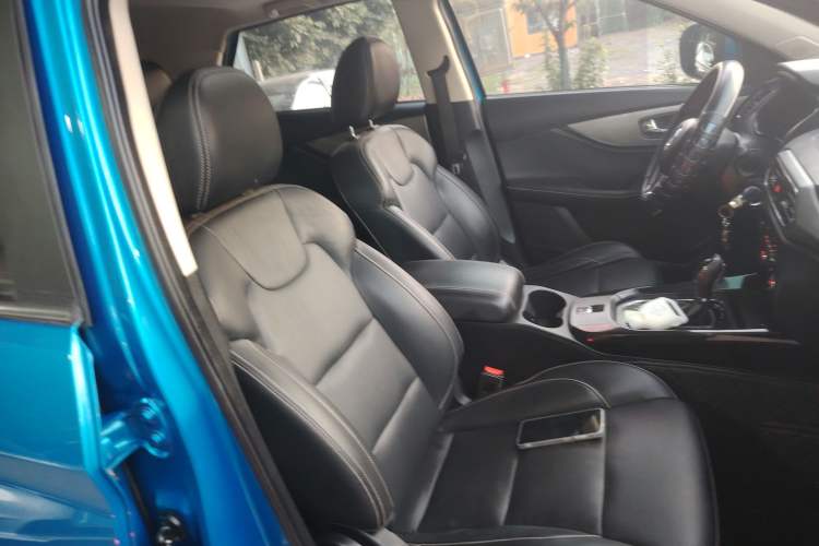 Used Dongfeng Fengon S560 2019 1.8L CVT Elite Model Right Front Seat