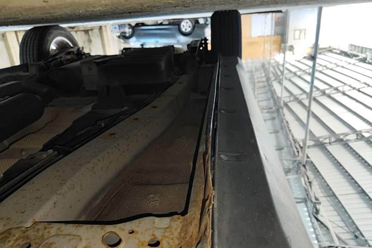 Used Dongfeng Fengon S560 2019 1.8L CVT Elite Model Right Side Sill