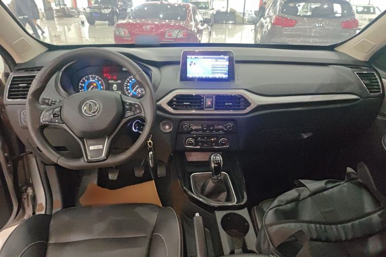 Used Dongfeng Fengon S560 2019 1.8L Manual Urban Model Center Console