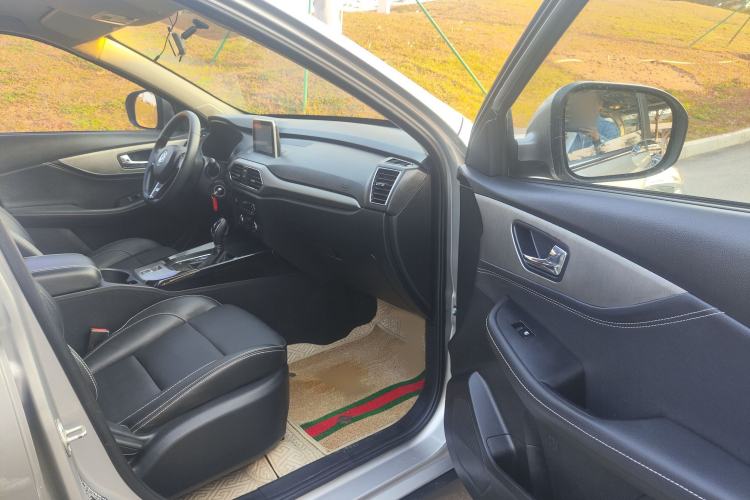 Used Dongfeng Fengon S560 2019 1.8L CVT Elite Model Interior 3
