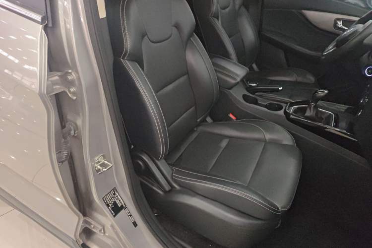 Used Dongfeng Fengon S560 2019 1.8L Manual Urban Model Right Front Seat