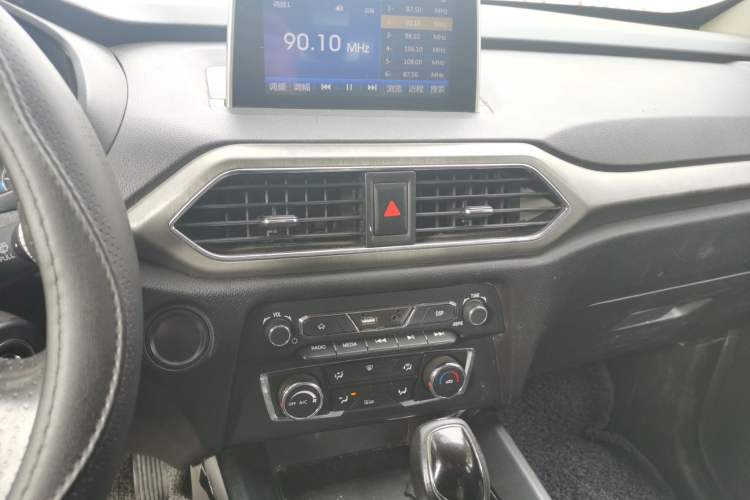 Used Dongfeng Fengon S560 2019 1.8L CVT Elite Model Audio And AC Panel