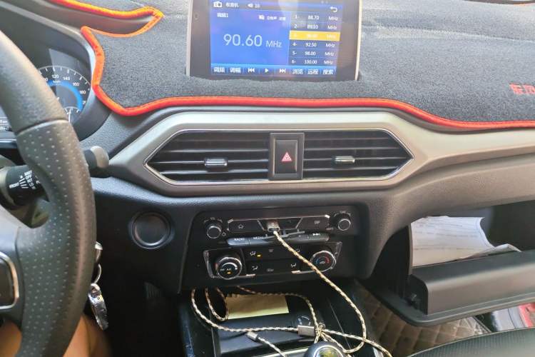 Used Dongfeng Fengon S560 2019 1.8L Manual Urban Model Audio And AC Panel