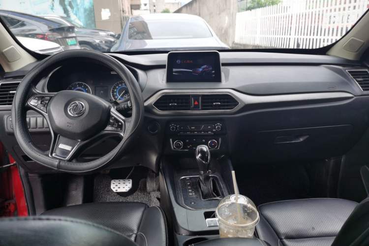 Used Dongfeng Fengon S560 2019 1.8L CVT Elite Model Center Console