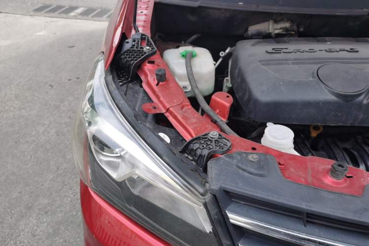 Used Dongfeng Fengon S560 2019 1.8L CVT Elite Model Engine Bay Right