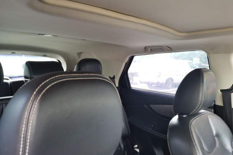 Used Dongfeng Fengon S560 2019 1.8L CVT Elite Model Headliner