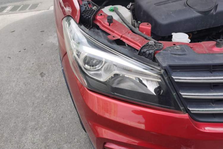 Used Dongfeng Fengon S560 2019 1.8L CVT Elite Model Right Front Headlight