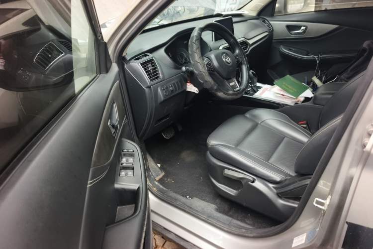 Used Dongfeng Fengon S560 2019 1.8L CVT Elite Model Driver Seat