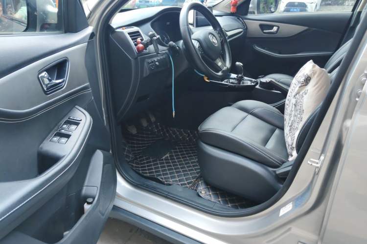 Used Dongfeng Fengon S560 2019 1.8L Manual Urban Model Driver Seat