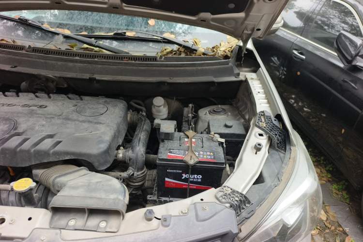 Used Dongfeng Fengon S560 2019 1.8L CVT Elite Model Engine Bay Left