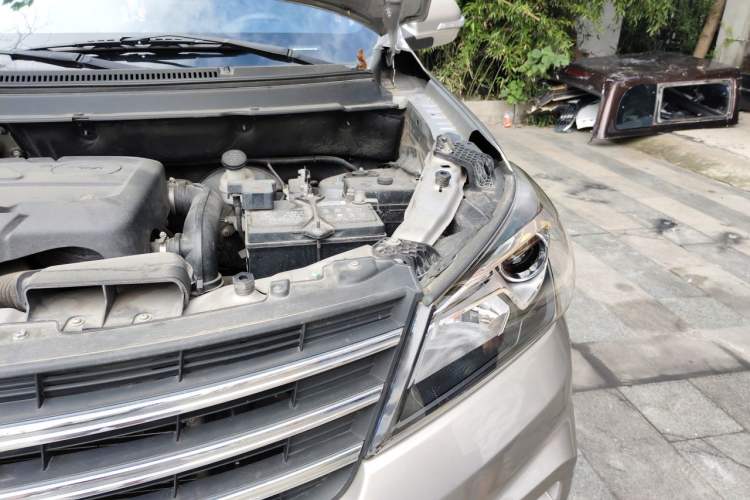 Used Dongfeng Fengon S560 2019 1.8L Manual Urban Model Engine Bay Left