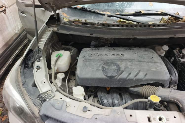 Used Dongfeng Fengon S560 2019 1.8L CVT Elite Model Engine Bay Right