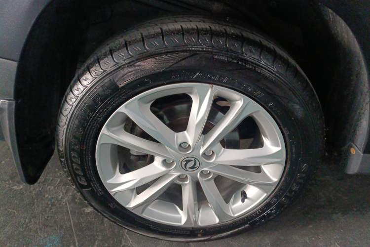 Used Dongfeng Fengon S560 2019 1.8L CVT Elite Model Exterior 5