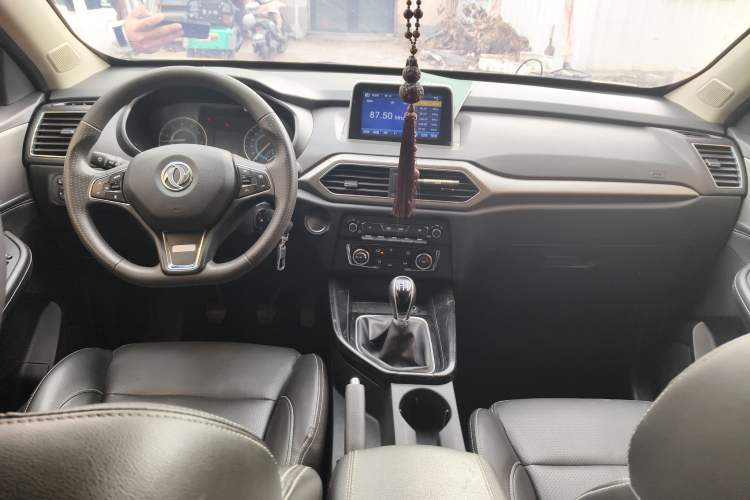 Used Dongfeng Fengon S560 2019 1.8L Manual Urban Model Interior 2