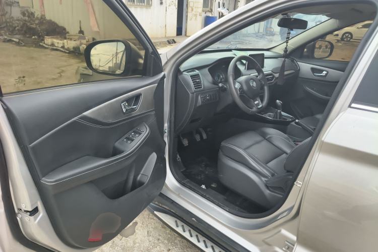 Used Dongfeng Fengon S560 2019 1.8L Manual Urban Model Interior 3
