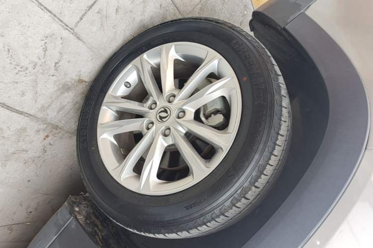 Used Dongfeng Fengon S560 2019 1.8L CVT Elite Model Left Front Wheel Hub