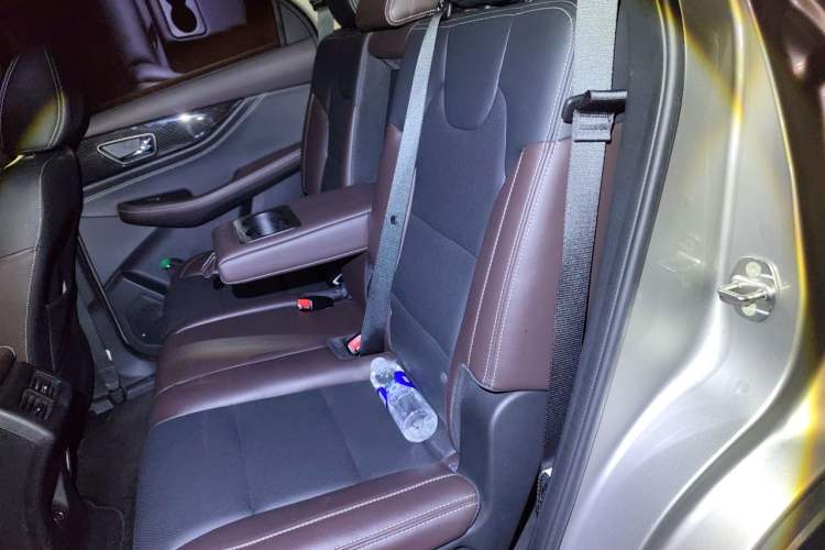 Used Dongfeng Fengon S560 2019 1.8L CVT Comfort Edition Left Rear Seat