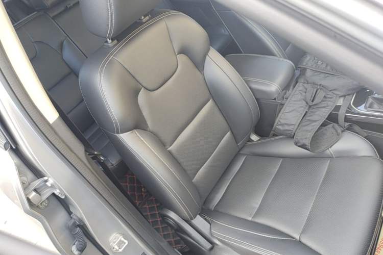 Used Dongfeng Fengon S560 2019 1.8L CVT Elite Model Right Front Seat