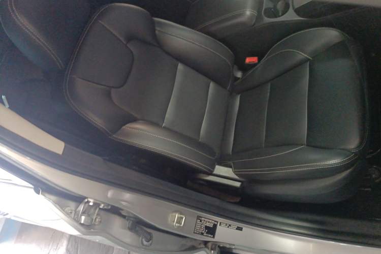 Used Dongfeng Fengon S560 2019 1.8L CVT Elite Model Right Front Seat