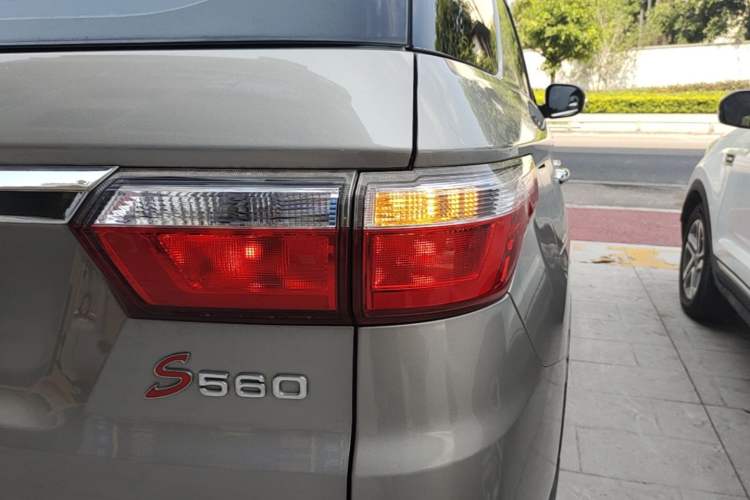 Used Dongfeng Fengon S560 2019 1.8L CVT Elite Model Right Rear Taillight