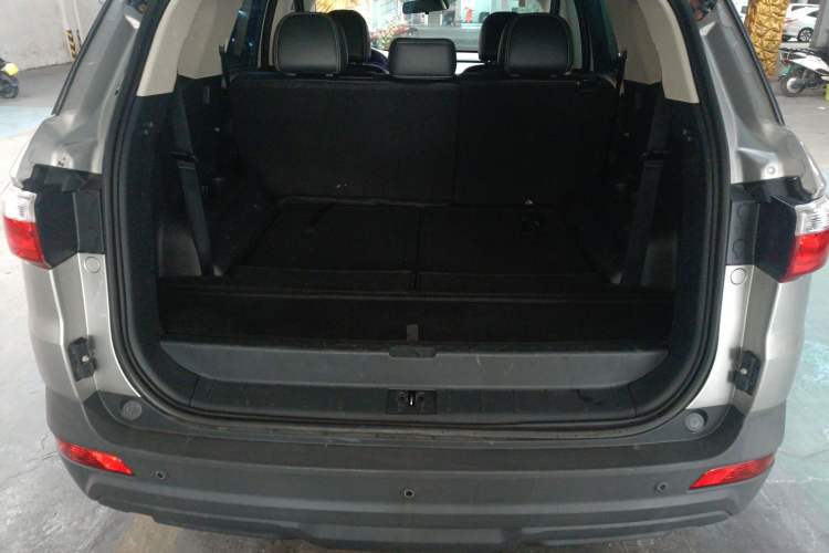 Used Dongfeng Fengon S560 2019 1.8L CVT Elite Model Trunk