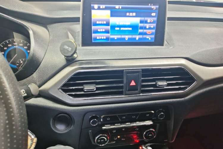 Used Dongfeng Fengon S560 2019 1.8L Manual Urban Model Audio And AC Panel