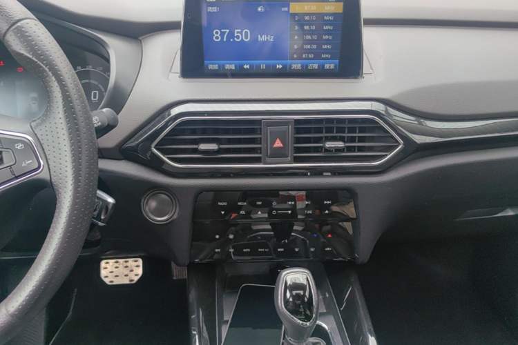 Used Dongfeng Fengon S560 2019 1.8L CVT Comfort Edition Audio And AC Panel