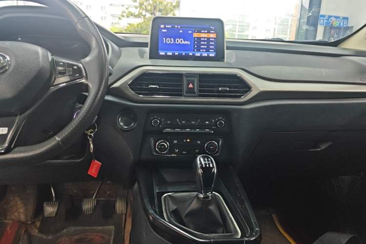 Used Dongfeng Fengon S560 2019 1.8L Manual Urban Model Audio And AC Panel