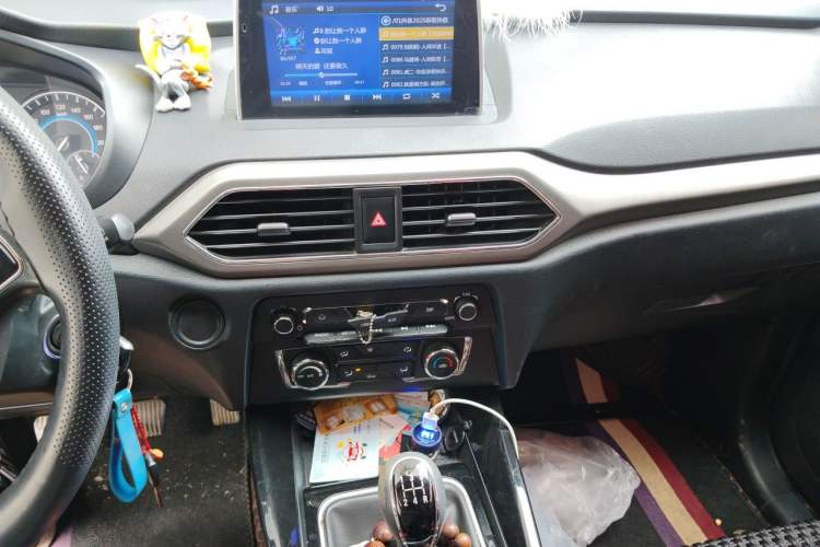 Used Dongfeng Fengon S560 2019 1.8L Manual Urban Model Audio And AC Panel