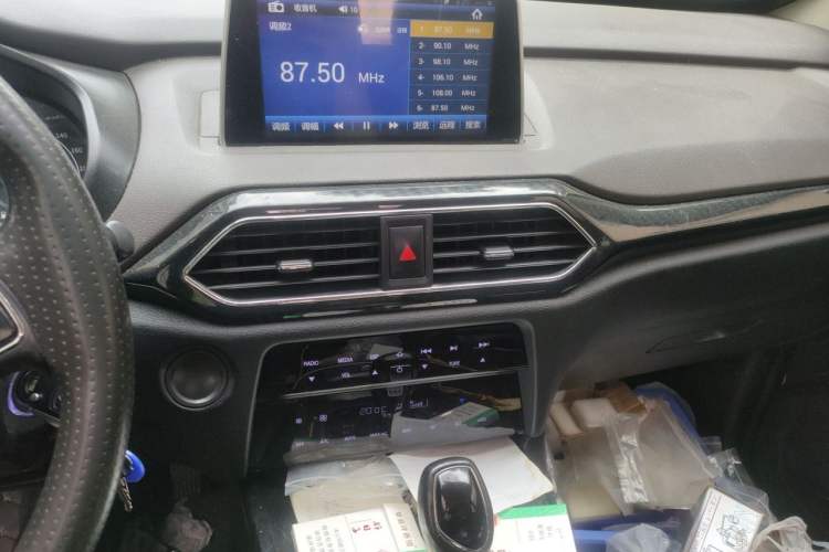 Used Dongfeng Fengon S560 2019 1.8L CVT Comfort Edition Audio And AC Panel