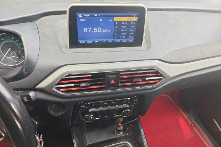 Used Dongfeng Fengon S560 2019 1.8L Manual Urban Model Audio And AC Panel