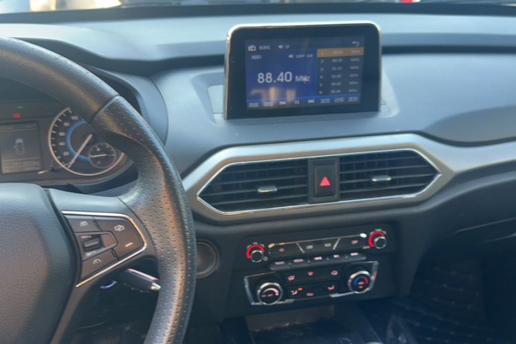 Used Dongfeng Fengon S560 2019 1.8L Manual Urban Model Audio And AC Panel