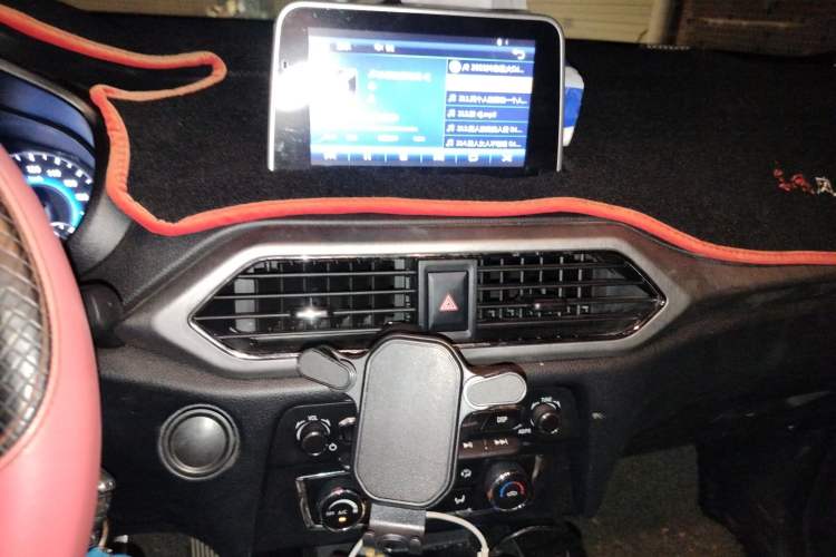 Used Dongfeng Fengon S560 2019 1.8L CVT Elite Model Audio And AC Panel